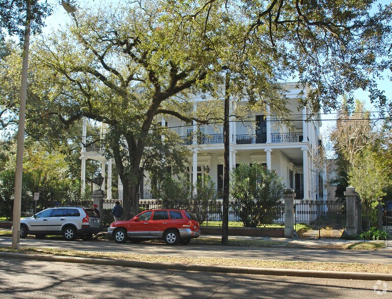 More Photos Of 1410 Jackson Ave, New Orleans Lodge Meeting Hall For Sale