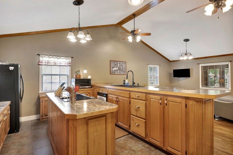 More Photos Of 11845 US 41 St, Monteagle Trailer Camper Park For Sale