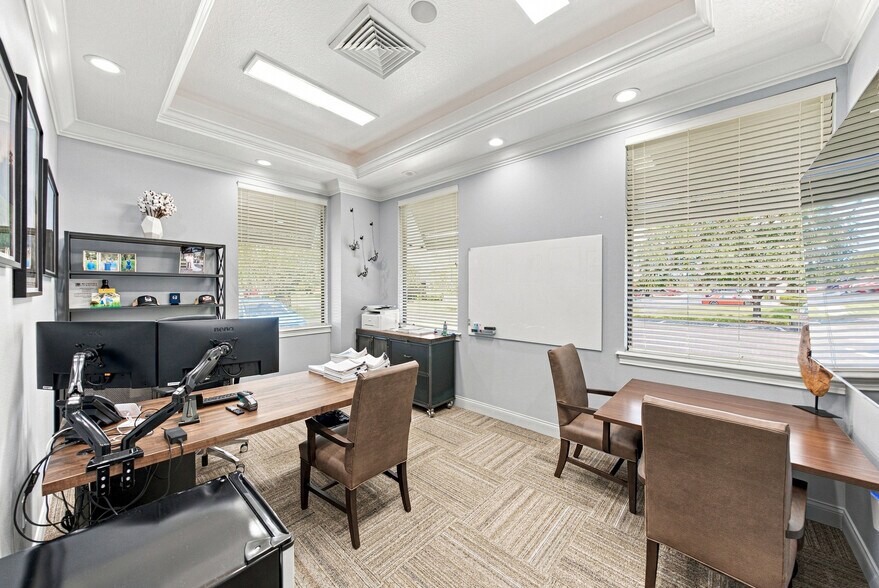 More Photos Of 4030 S Pipkin Rd, Lakeland Flex For Sale