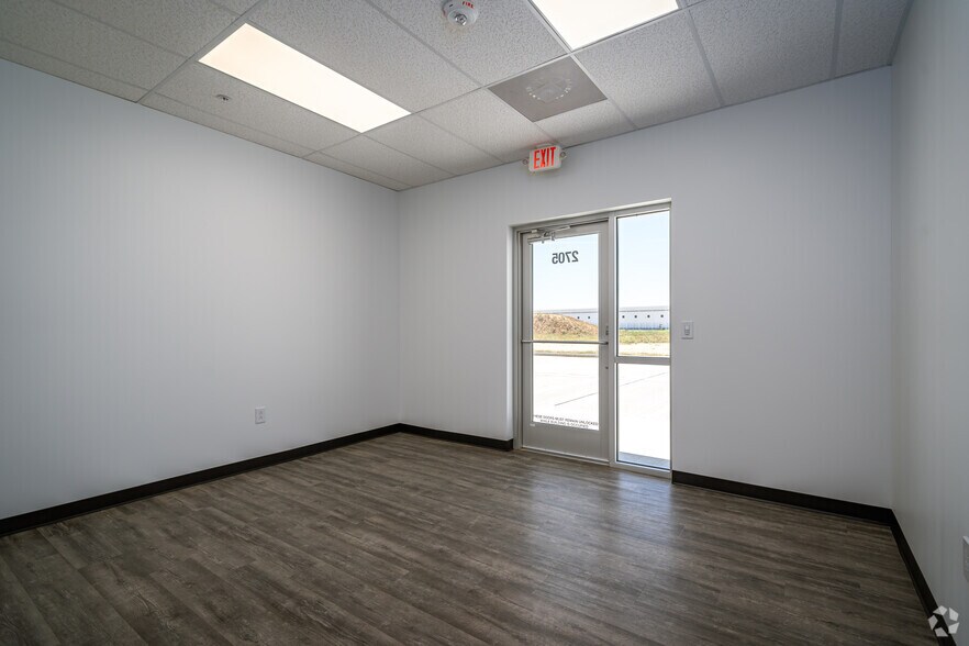 More Photos Of 2605 Twinwood Pky, Brookshire Warehouse For Sale