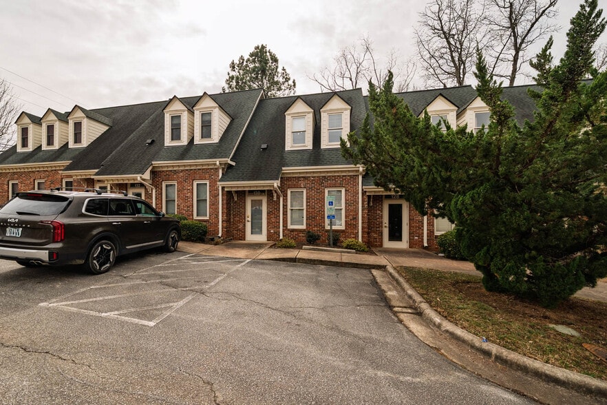 More Photos Of 130 Salem Towne Ct, Apex Office For Sale