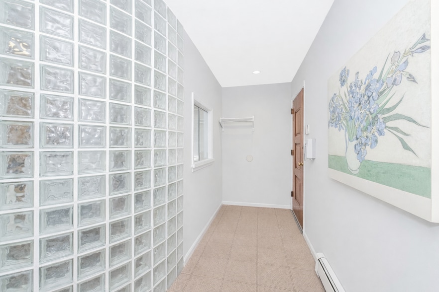 More Photos Of 107 Nelson Ave, Staten Island Office For Lease