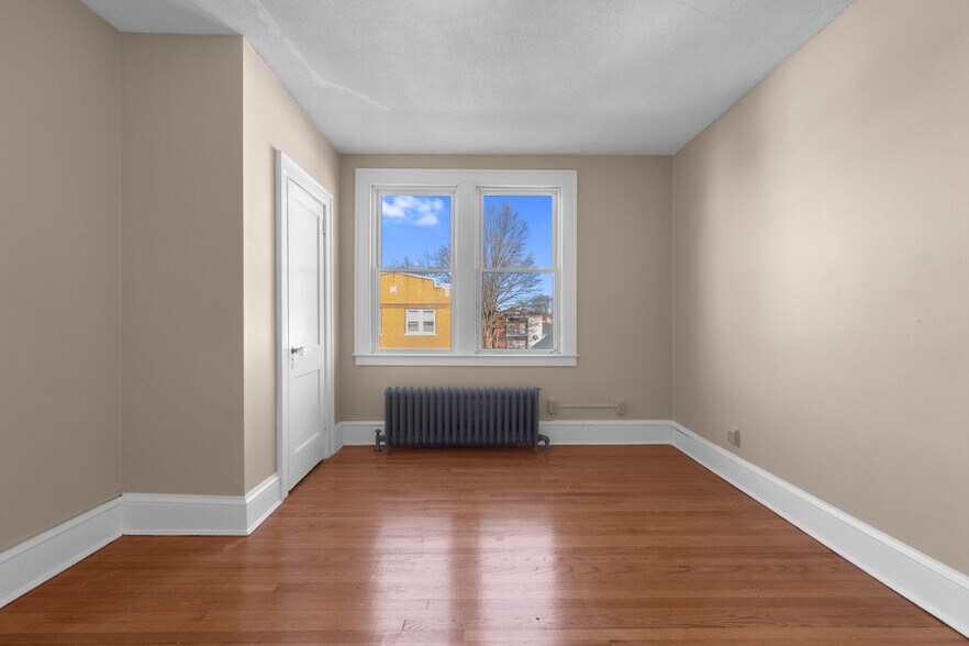 More Photos Of 45 School St, Hartford Apartments For Sale