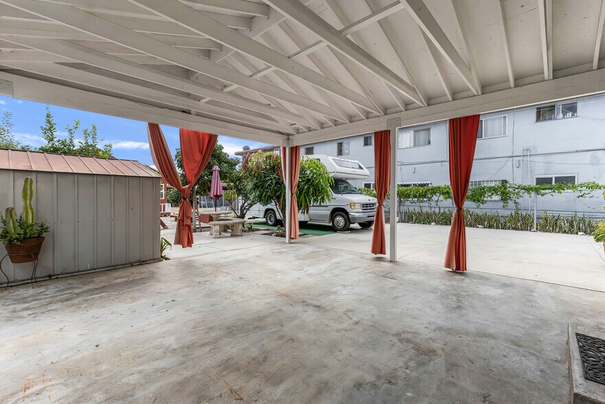 More Photos Of 10914 S Osage Ave, Inglewood Multifamily For Sale