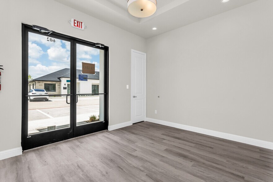 More Photos Of 6000 Alma Rd, McKinney Office For Lease