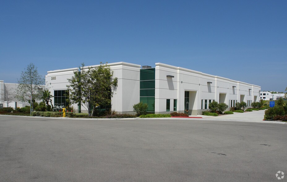 More Photos Of 2880 Scott St, Vista Unknown For Lease