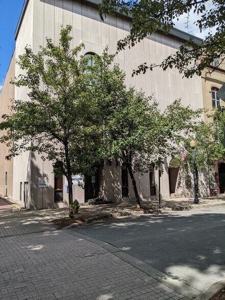 More Photos Of 329 Pine St, Williamsport Office For Lease