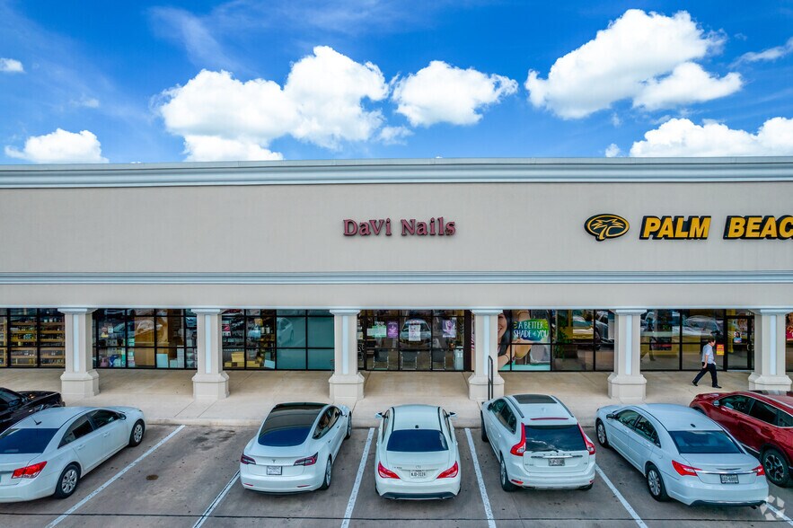 More Photos Of 999 E Basse Rd, San Antonio Unknown For Lease