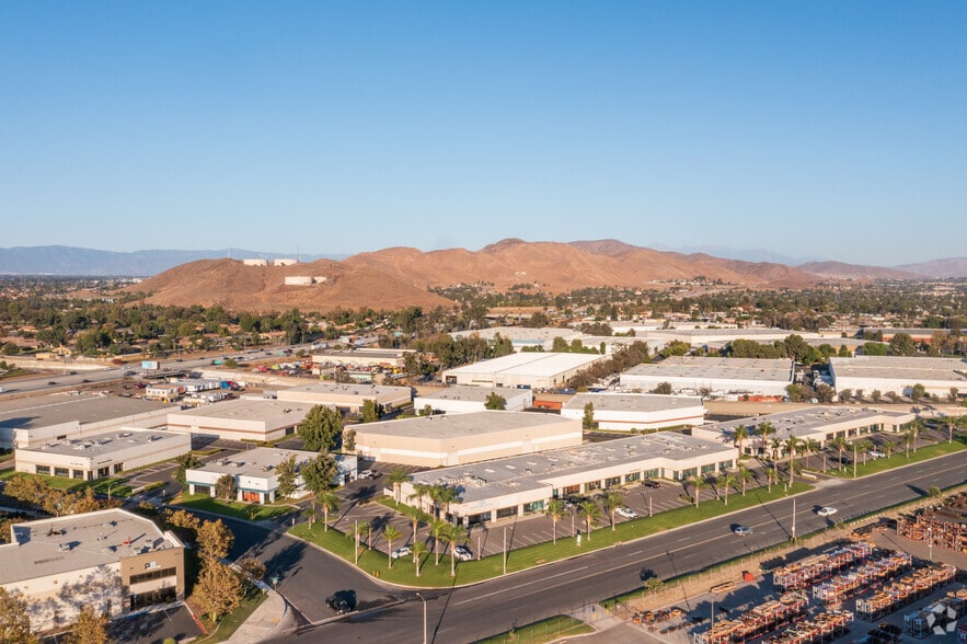 More Photos Of 10405 San Sevaine Way, Jurupa Valley Light Manufacturing For Lease