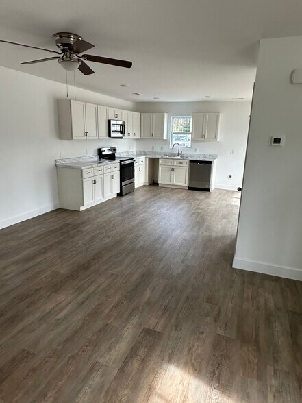 More Photos Of 4507 Greenway Ave, Wilmington Apartments For Sale