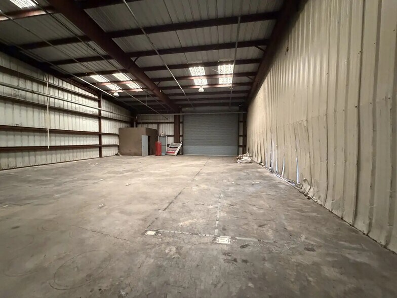 More Photos Of 5969 McClelland dr, Baton Rouge Industrial For Sale