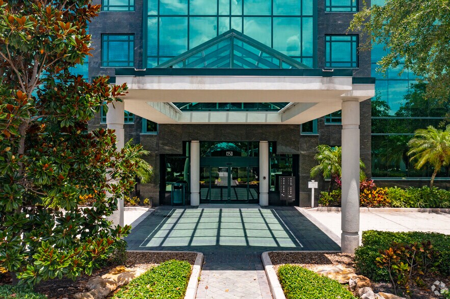 More Photos Of 1250 S Tamiami Trl, Sarasota Medical For Lease