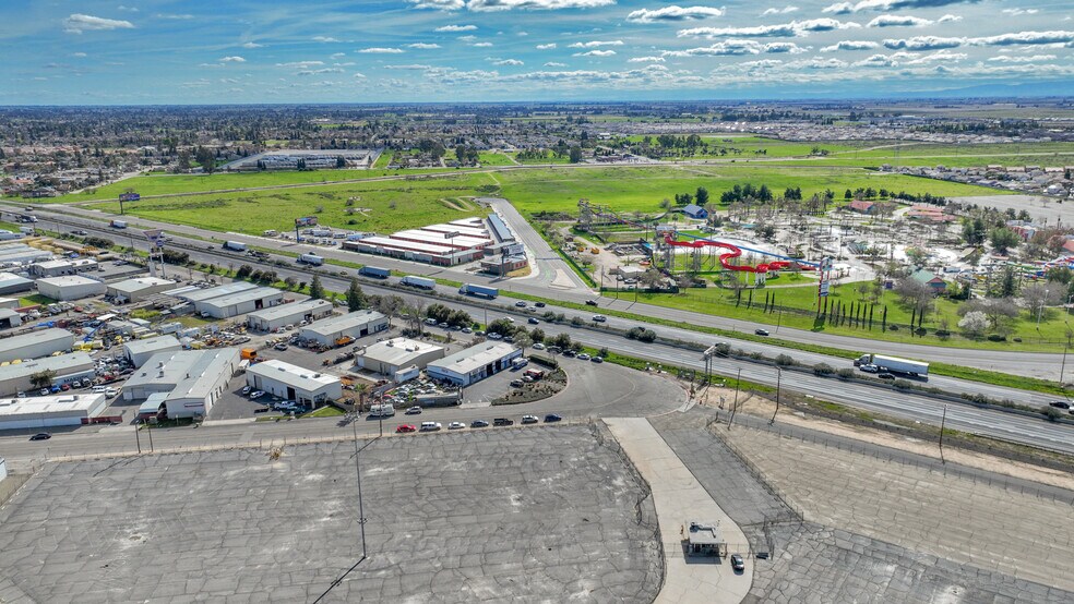 More Photos Of 5753-5755 W Barstow Ave, Fresno Warehouse For Lease