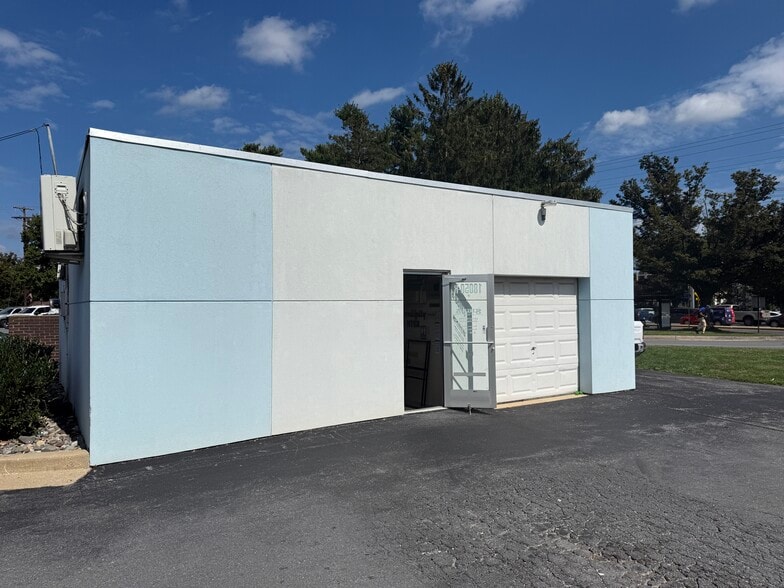 Primary Photo Of 18050-R Georgia Ave, Olney Freestanding For Lease