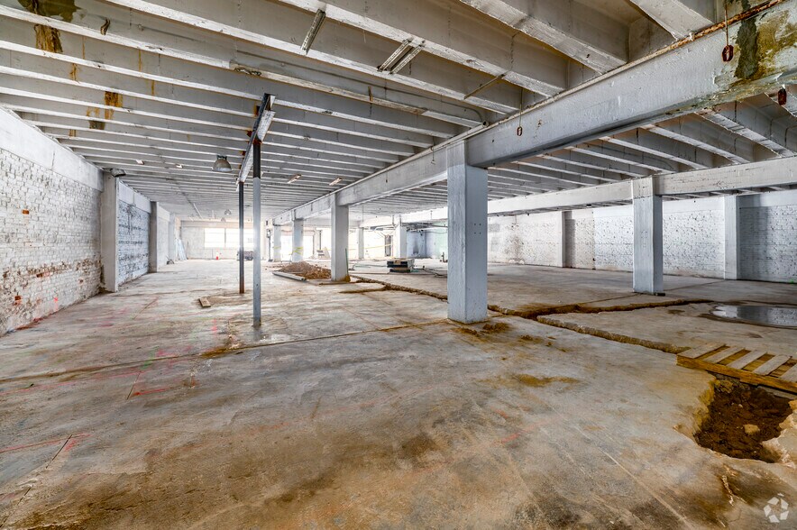 More Photos Of 2240 25th Pl NE, Washington Warehouse For Sale