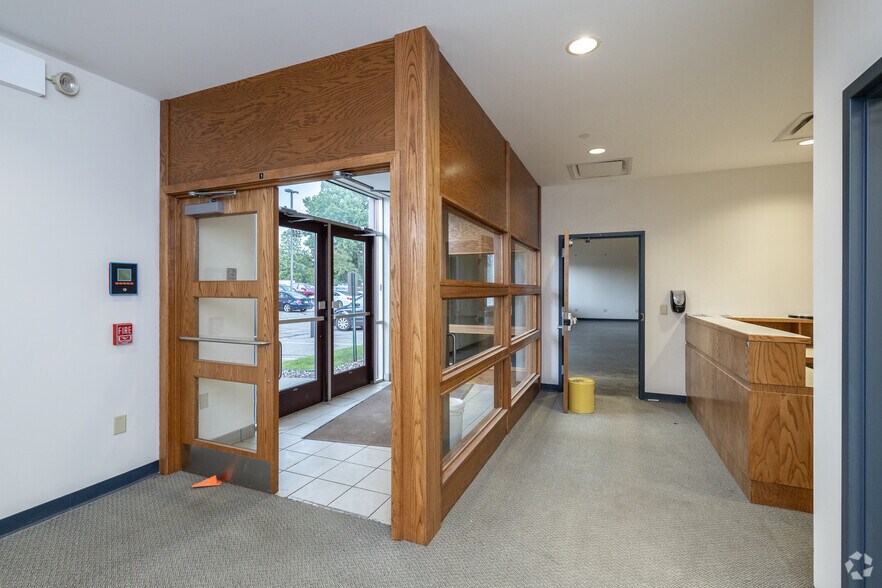 More Photos Of 3030 Lexington Ave S, Eagan Light Manufacturing For Lease