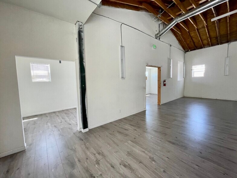 More Photos Of 827 E Jefferson Blvd, Los Angeles Light Manufacturing For Lease