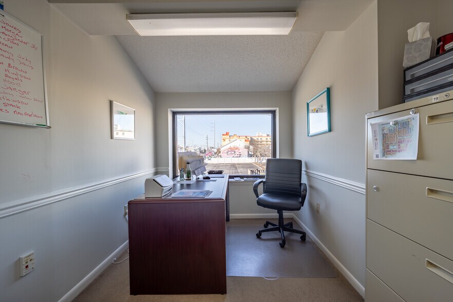 More Photos Of 7904 Coastal Hwy, Ocean City Office For Sale