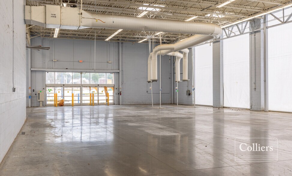 More Photos Of 1326 Bush River Rd, Columbia Freestanding For Lease