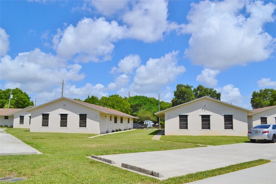 More Photos Of 5907 Tyler St, Hollywood Apartments For Sale