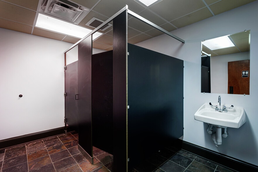 More Photos Of 5595 Franklin Pike, Nashville Medical For Lease