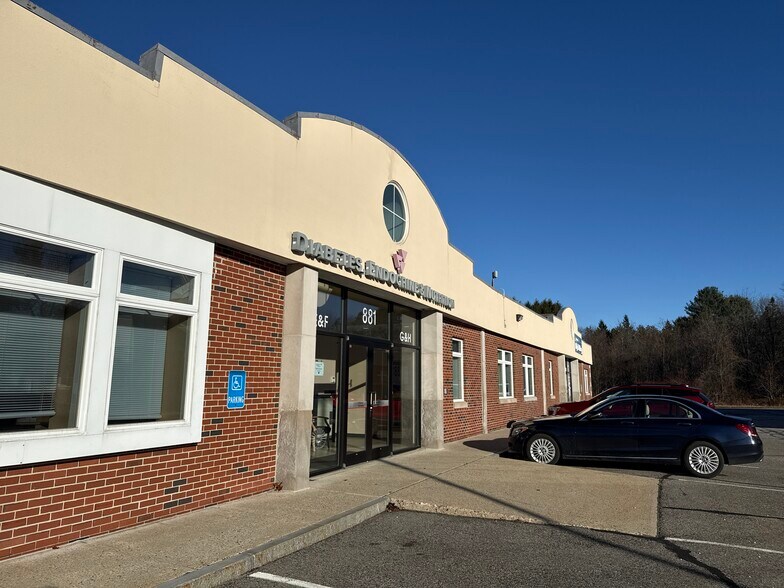 More Photos Of 879-881 Lafayette Rd, Hampton Medical For Lease