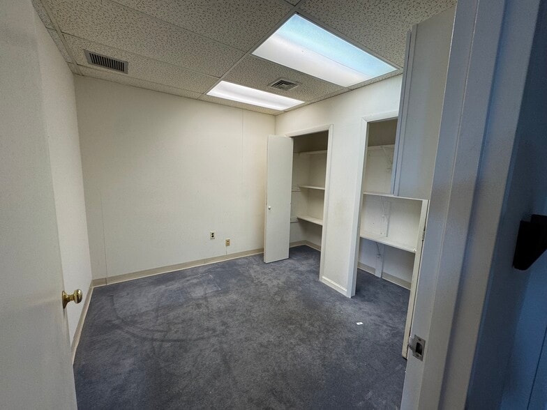 More Photos Of 6400 Seven Corners Pl, Falls Church Office For Sale