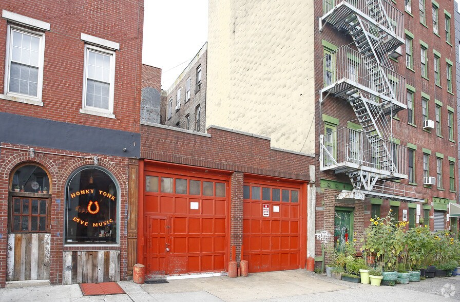 More Photos Of 146 Metropolitan Ave, Brooklyn Restaurant For Lease