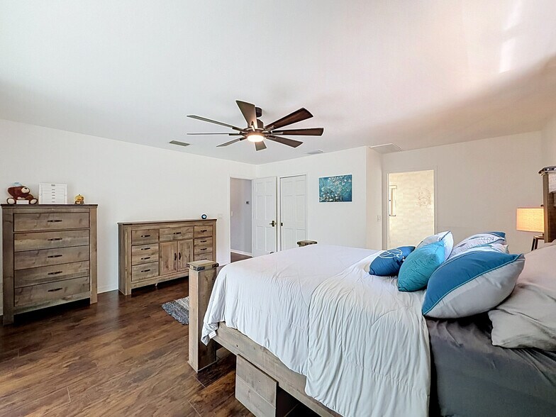 More Photos Of 26311 Willow St, Brooksville Specialty For Sale