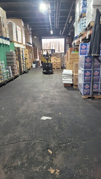 More Photos Of 7202 51st Ave, Woodside Industrial For Sale