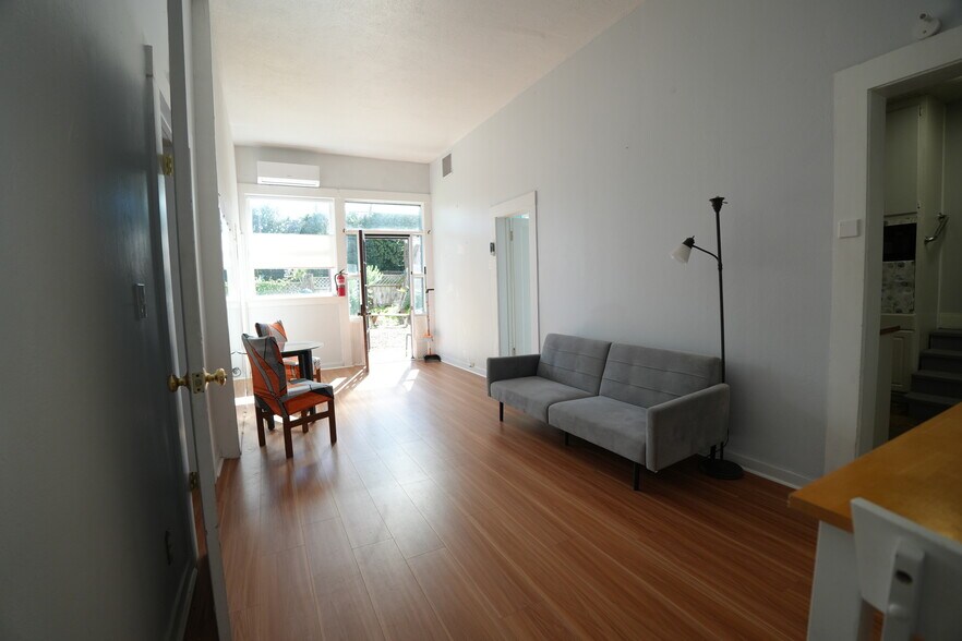 More Photos Of 496 6th St, Montara Office Residential For Sale