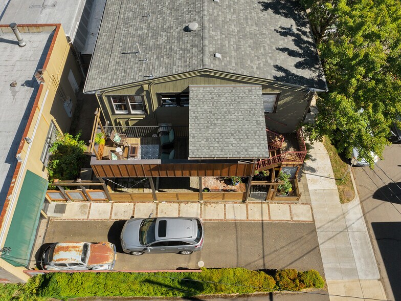 More Photos Of 8325-8337 SE 17th Ave, Portland Freestanding For Sale