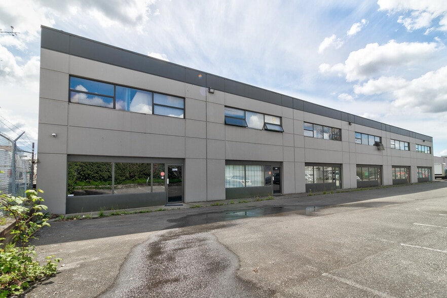 More Photos Of 17957 55th Ave, Surrey Warehouse For Sale