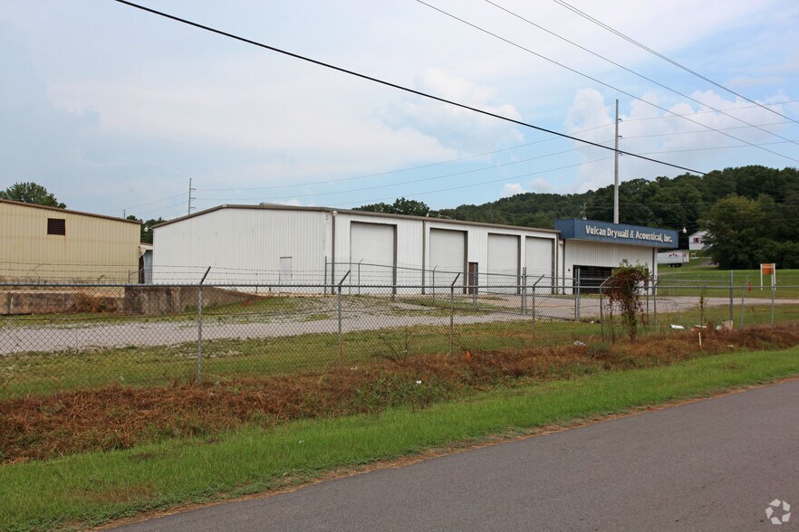 More Photos Of 1420 Hildegarde St, Birmingham Warehouse For Lease