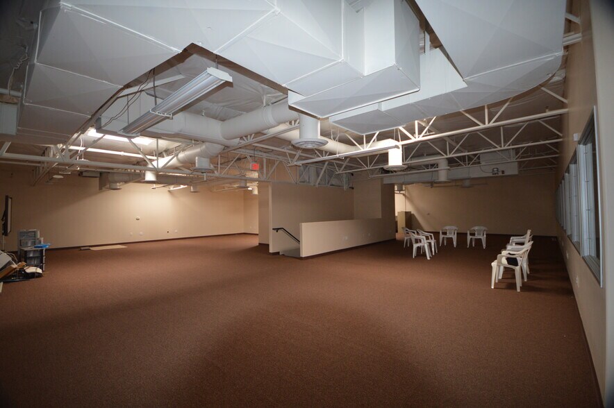 More Photos Of 2222 W Parkside Ln, Phoenix Research And Development For Sale