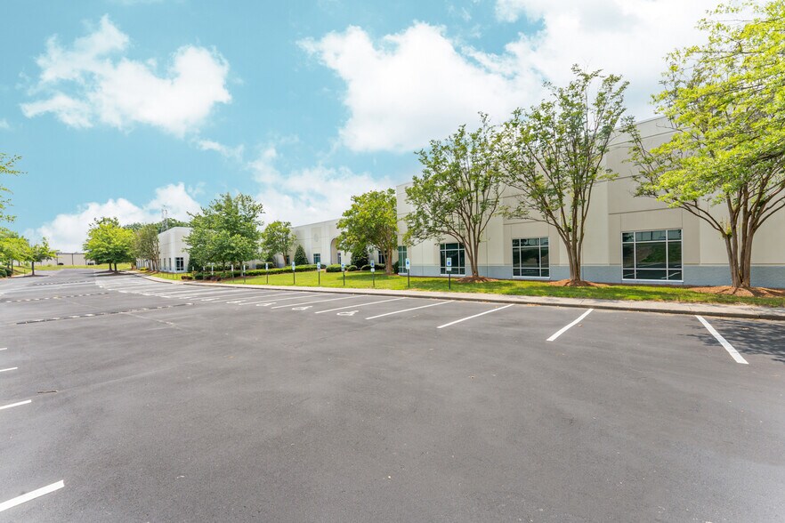 Primary Photo Of 4336 Federal Dr, Greensboro Unknown For Lease