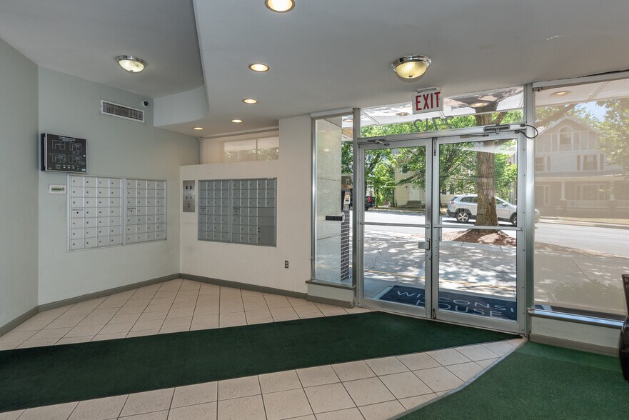 More Photos Of 2712 Wisconsin Ave NW, Washington Apartments For Sale