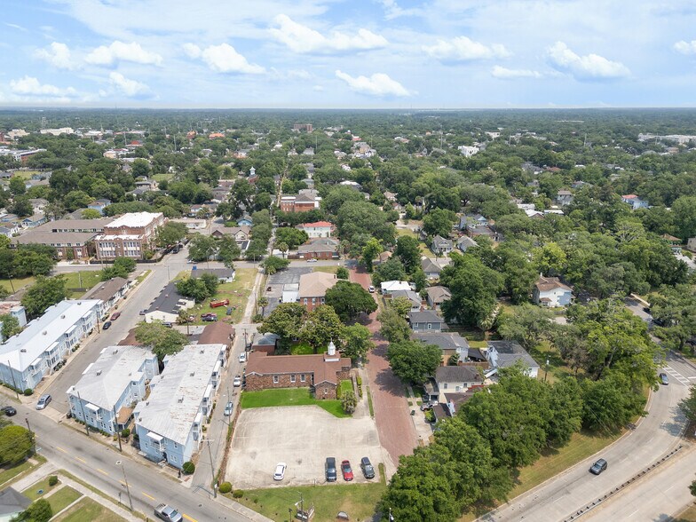 More Photos Of 902 W 36th St, Savannah Religious Facility For Lease
