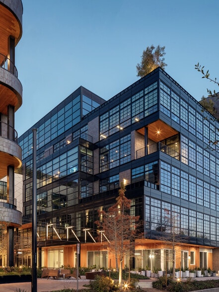 More Photos Of 888 Westheimer Rd, Houston Office For Lease