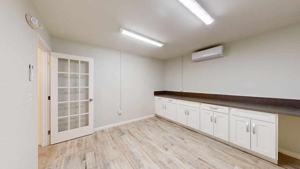 More Photos Of 524 Mokauea St, Honolulu Warehouse For Lease