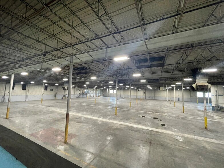 More Photos Of 901 E Main St, Warsaw Warehouse For Lease