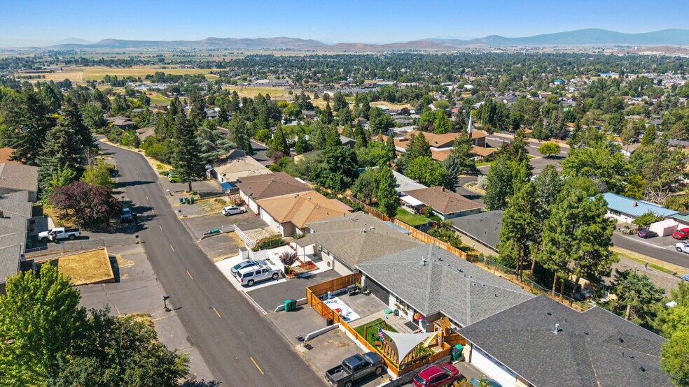 More Photos Of 1754 Kimberly Dr, Klamath Falls Multifamily For Sale