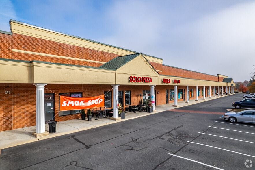 Primary Photo Of 700 Fieldstone Dr, Leesburg Unknown For Lease