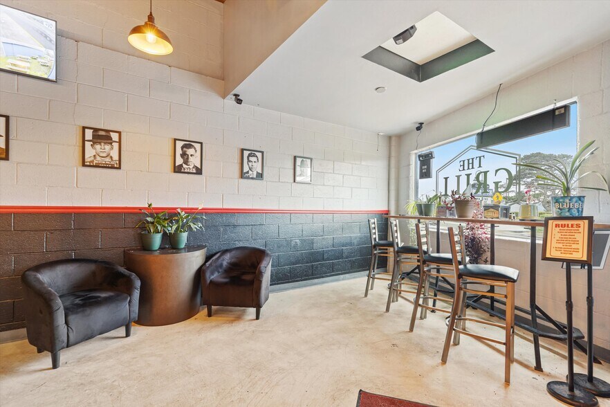 More Photos Of 1330 NE Highway 101, Lincoln City Restaurant For Sale