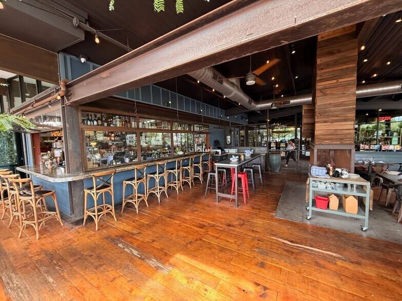 More Photos Of 300 W Camelback Rd, Phoenix Storefront Retail Office For Sale