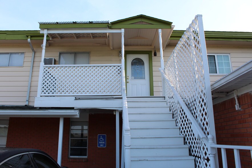 More Photos Of 308 Preston Ave, Pasadena Religious Facility For Sale