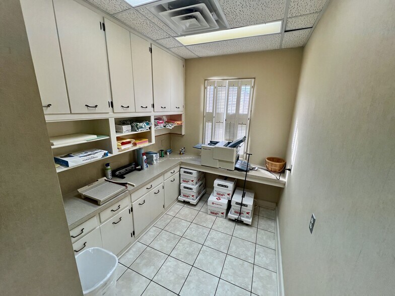 More Photos Of 620 4th St, Graham Office For Sale