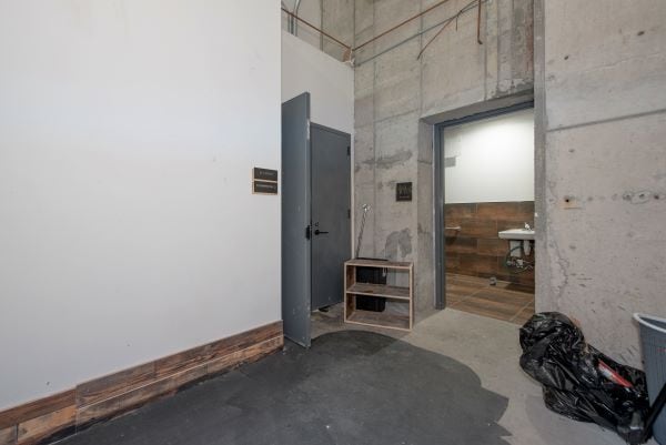 More Photos Of 233 W 125th St, New York Hotel For Lease