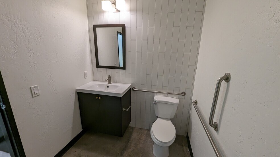 More Photos Of 637 S 48th St, Tempe Unknown For Lease