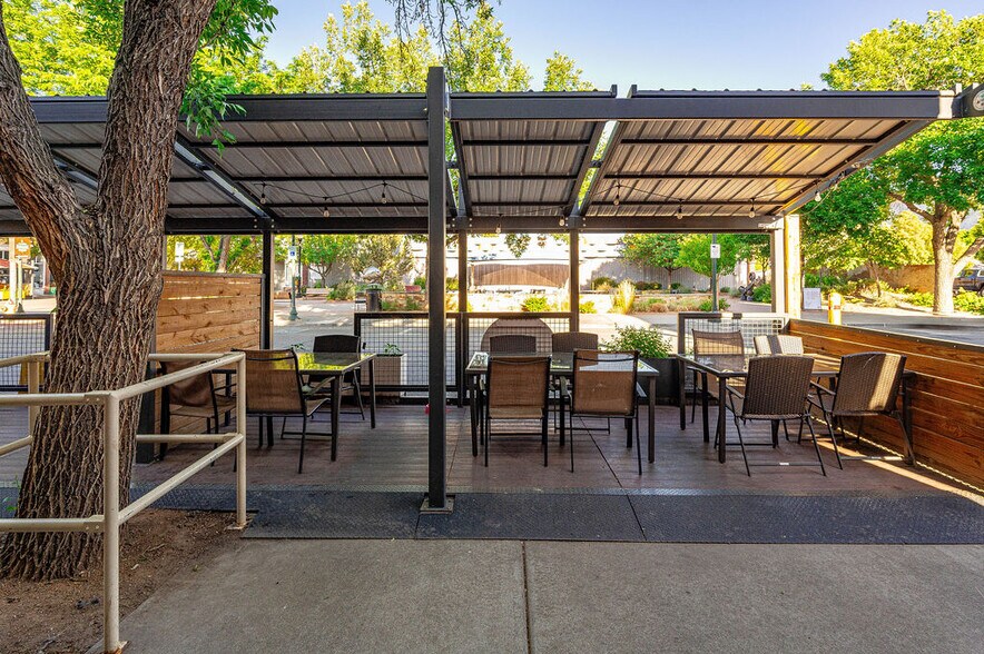 More Photos Of 235 S Main St, Palisade Restaurant For Sale